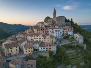 Les villages perchés de l’Ardèche : perles cachées à visiter absolument